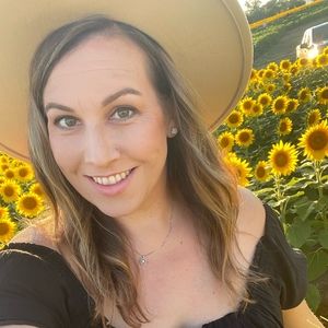 Meet your Posher, Caitlyn